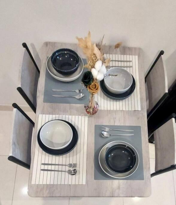2 Bed Room Apartment In West Джакарта Экстерьер фото
